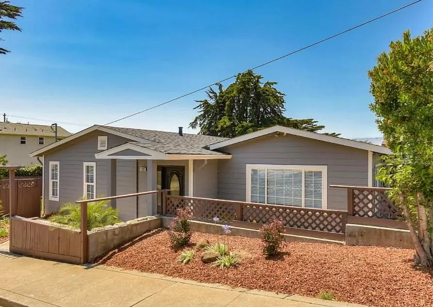 398 Chester Pl photo 1