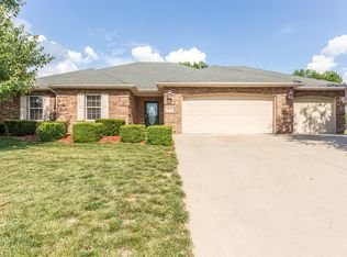 2802 Wooded Creek Dr, Columbia, MO 65203