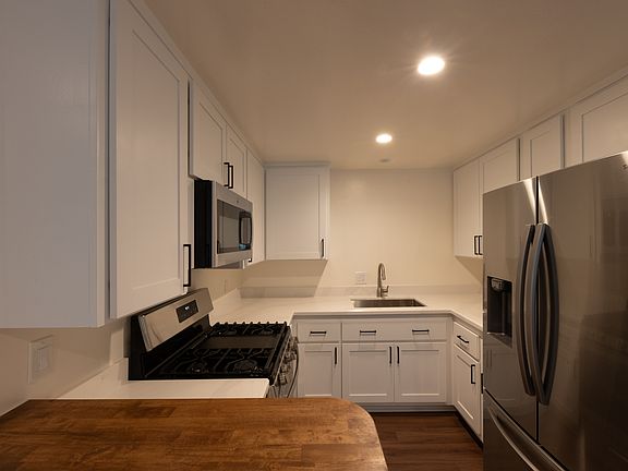 5th image of 1813 12th St APT D