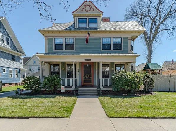 17 Garfield St, Springfield, MA 01108