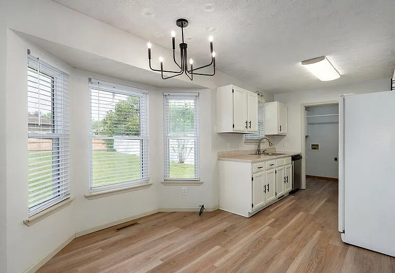 205 S Smalley St — Photo 6