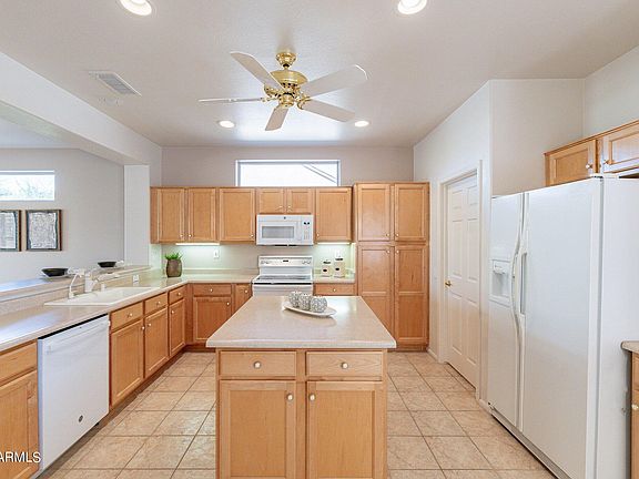 3rd image of 22637 N HERMOSILLO Drive
