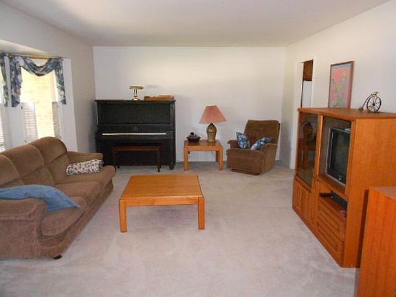3rd image of 882 E Northgate Dr