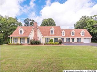 1065 Fronie Dr, Nesbit, MS 38651