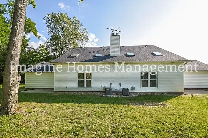 10750 Ravenna Rd #B — Photo 13