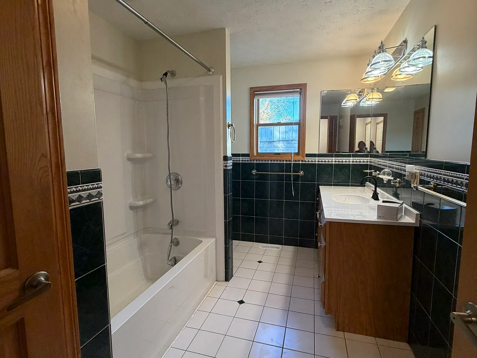 1 bed, 650 sqft, $1,050 — Photo 3