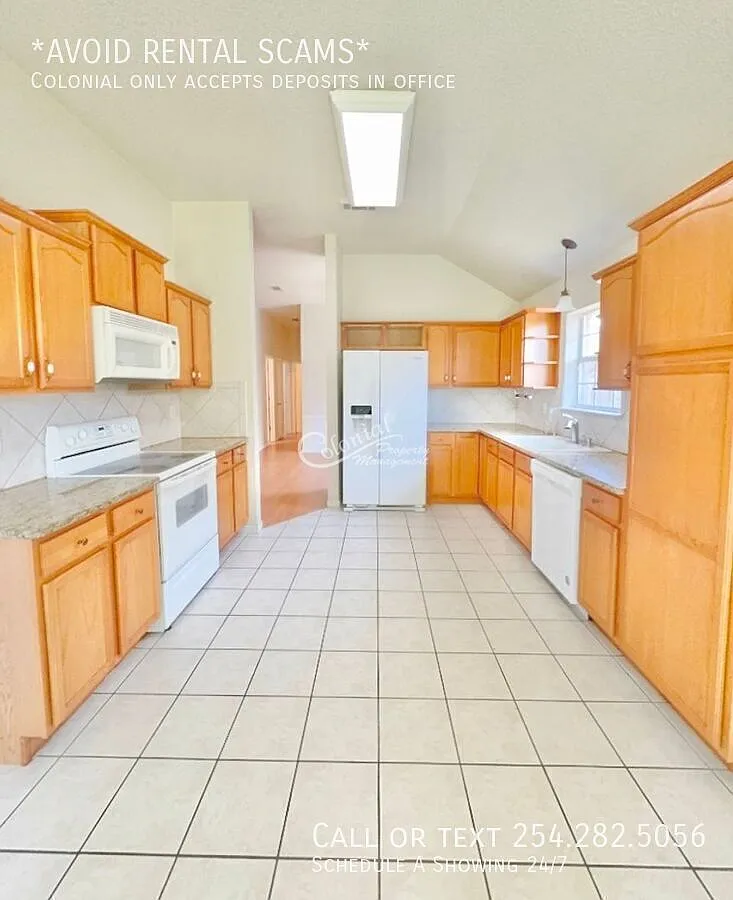 4 bed, 2.0 bath, 1967 sqft, $1,995 — Photo 2