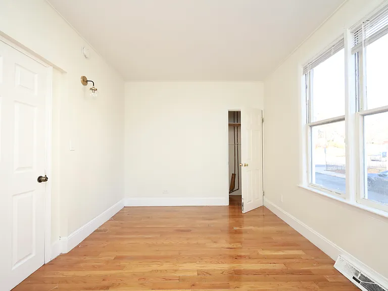 488 Pleasant St #1 — Photo 8