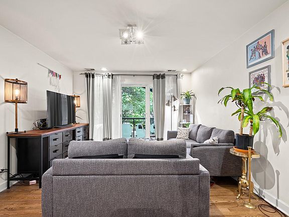 5th image of 6429 N Damen Ave APT 2N
