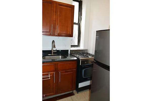 Rented by Dynamik Realty | media 21