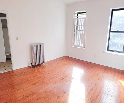 Rented by New York Residence | media 20