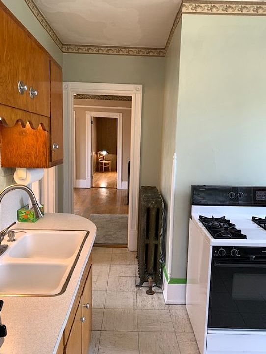 Kitchen to living room entrance