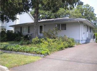 17 Aylin St, Metuchen, NJ 08840