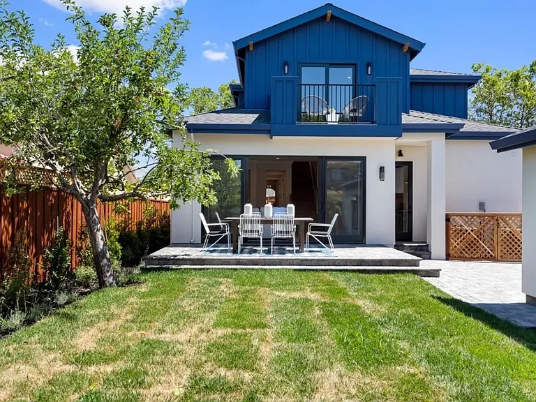 358 Iris St — Photo 9