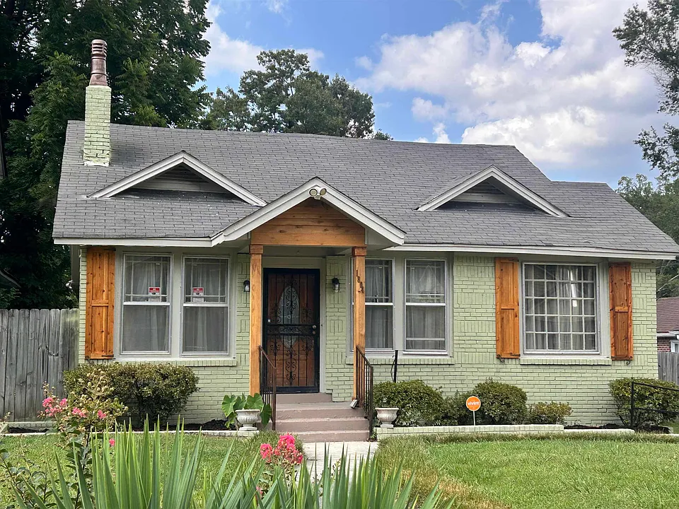 1804 Foster Ave