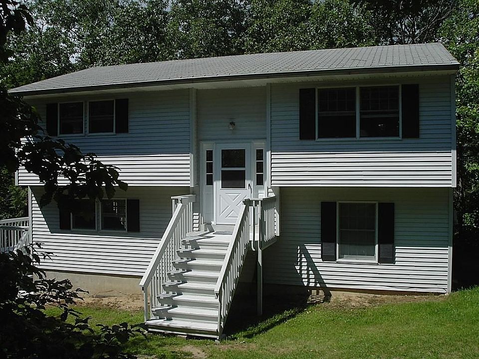 1st image of 29 Curving Hill Dr