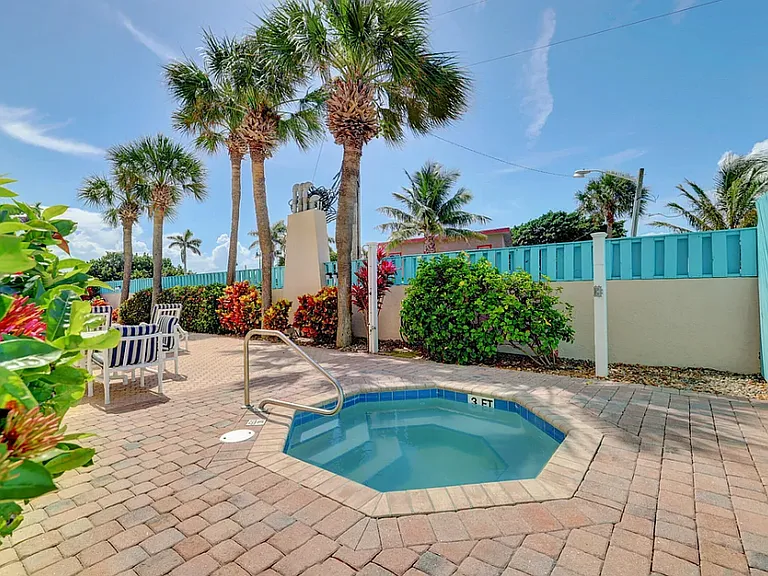 355 S Ocean Dr #807 — Photo 9