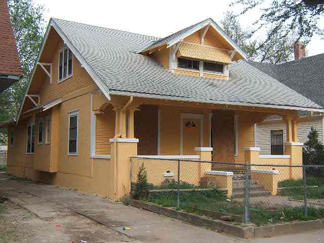 2nd image of 1528 N Topeka St