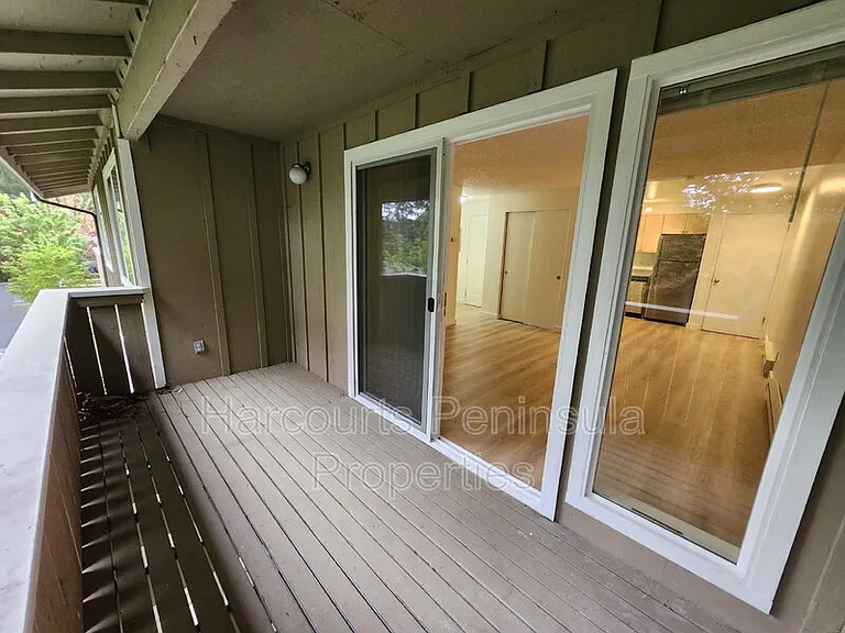 45 NE Torval Canyon Rd #4 — Photo 4