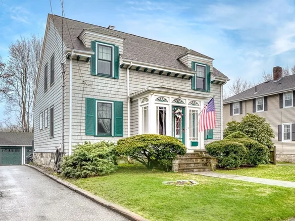 56 Lincoln St, Dedham, MA 02026