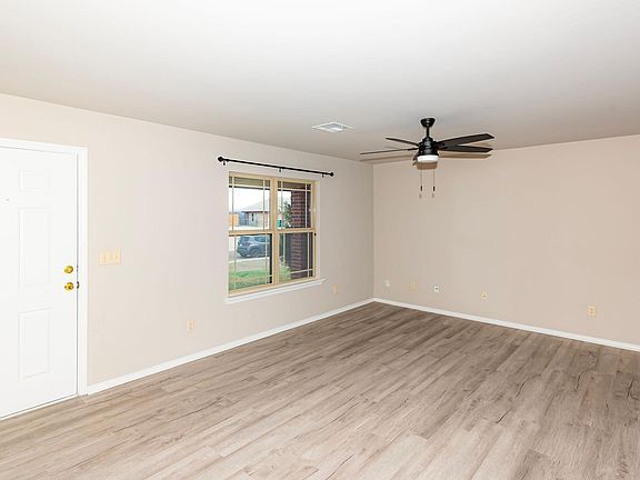 4th image of 900 NE 83rd St