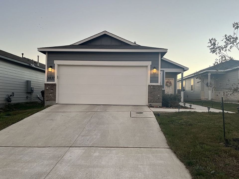 1st image of 3837 Ivy Ln