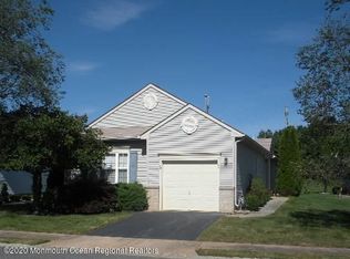 20 Saxony Cir, Manchester, NJ 08759