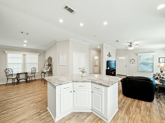 5th image of 163 Westhaven Ct