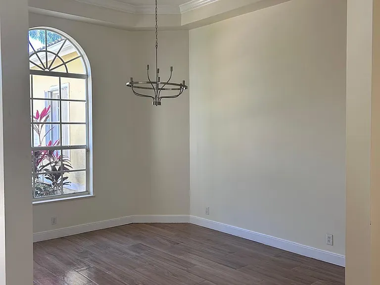 8992 Lakes Blvd — Photo 3