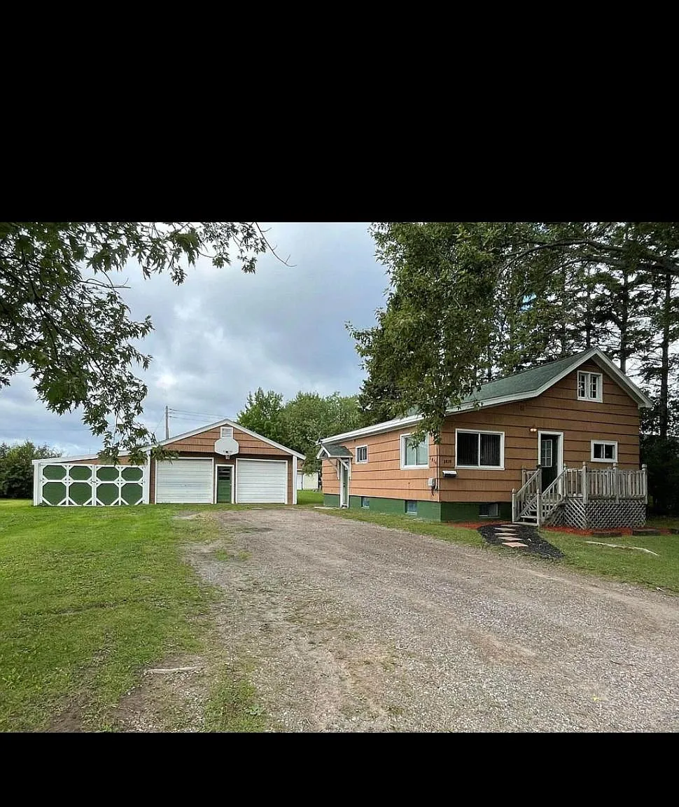 5 bed, 2700 sqft, $2,400 — Photo 4