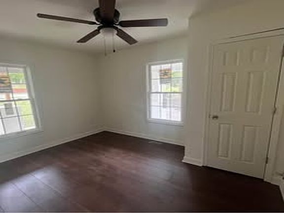 3rd image of 804 Woodbury St #804