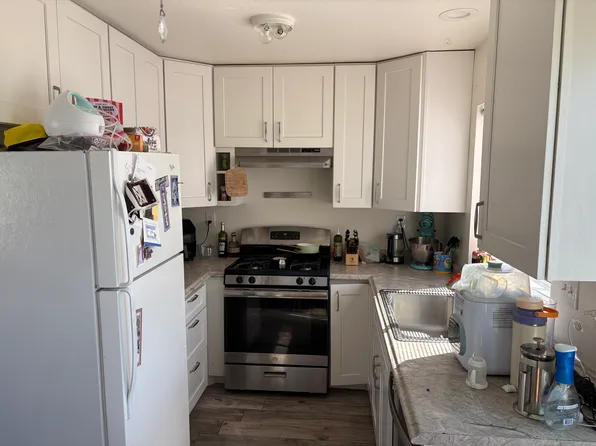 577 Park Dr, Costa Mesa, CA 92627