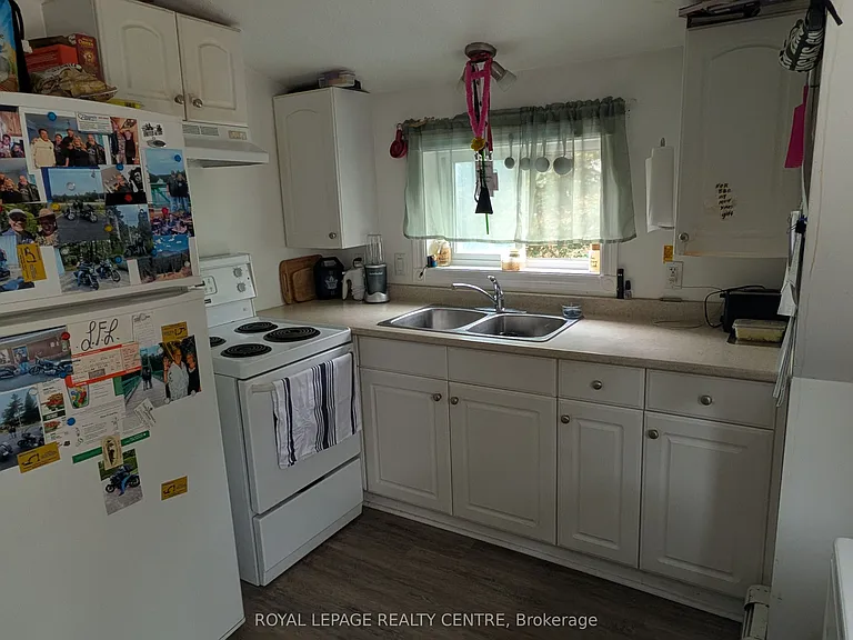 10 Dufferin St — Photo 5