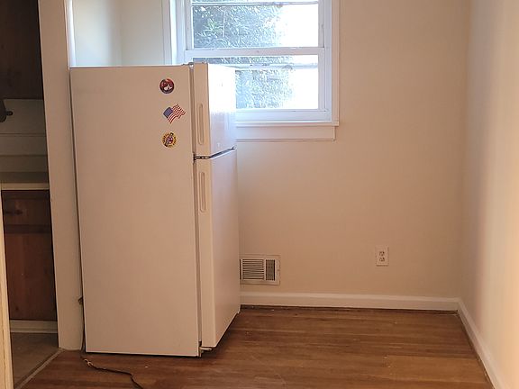 3rd image of 3329 Cutshaw Ave