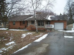 604 N Powell Rd, Essexville, MI
