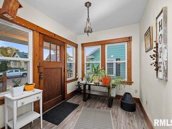 3rd image of 338 W 30th St