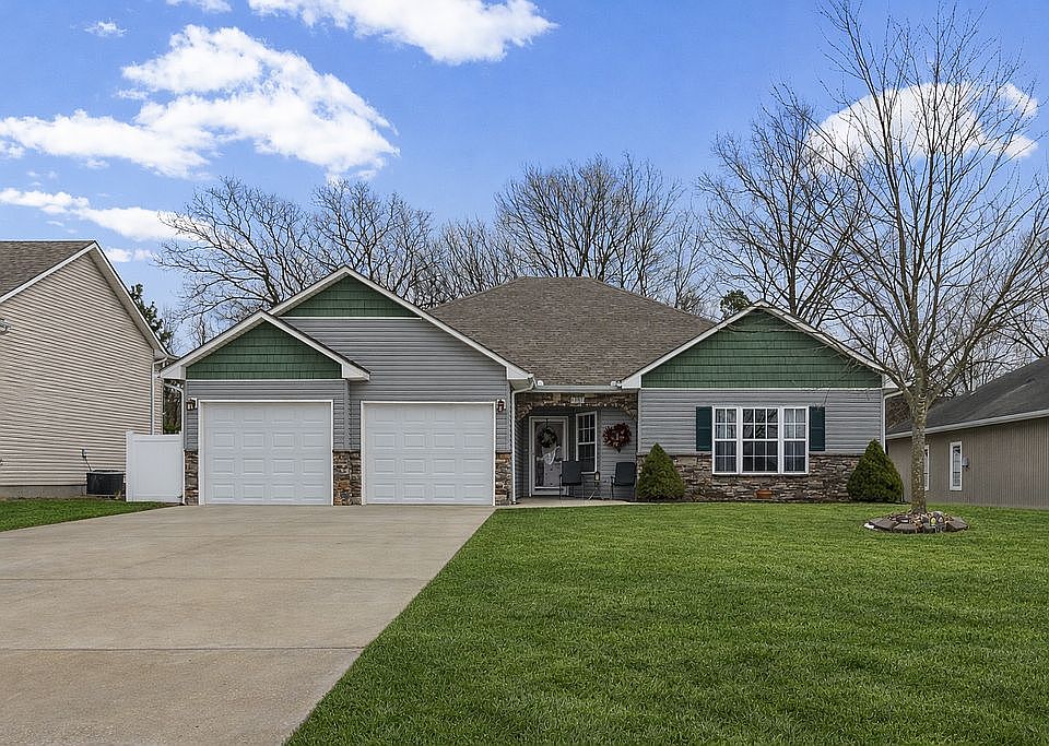 1st image of 607 Oakmont Dr