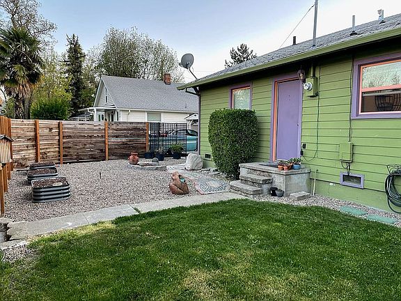 5th image of 701 Dakota Ave