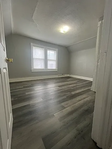 124 7th St Photo 1