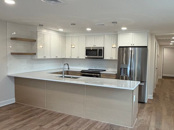 111 S Blakely St #1