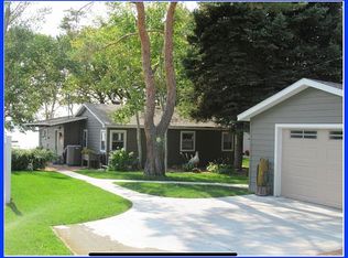 14 North Shr, Elwood, NE 68937