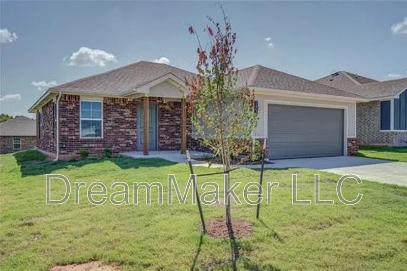 3 bed, 2.0 bath, 1208 sqft, $1,495 — Photo 2