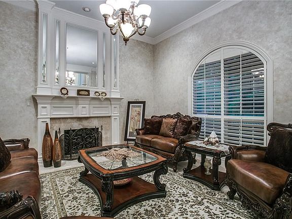 5th image of 616 Portofino Dr