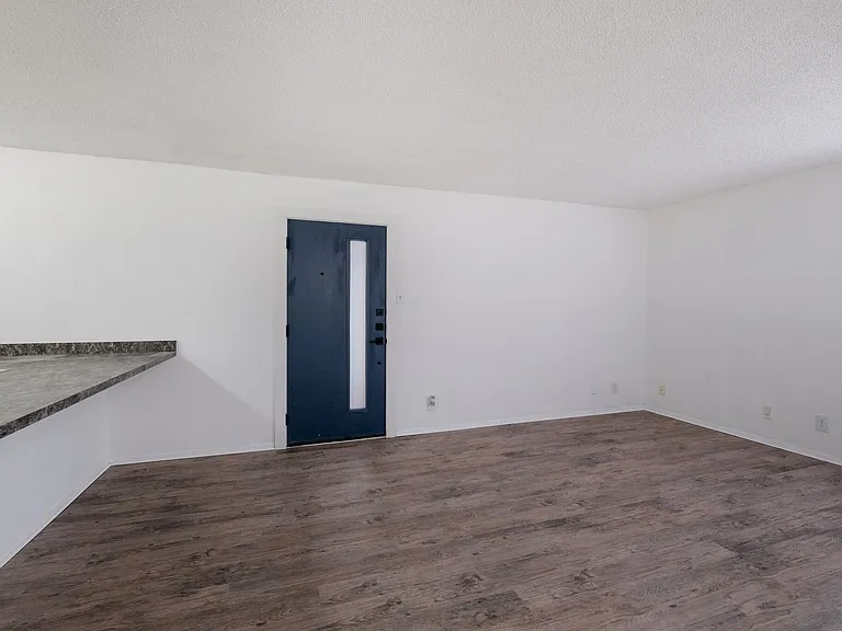 404 E Park Ave #5 — Photo 7