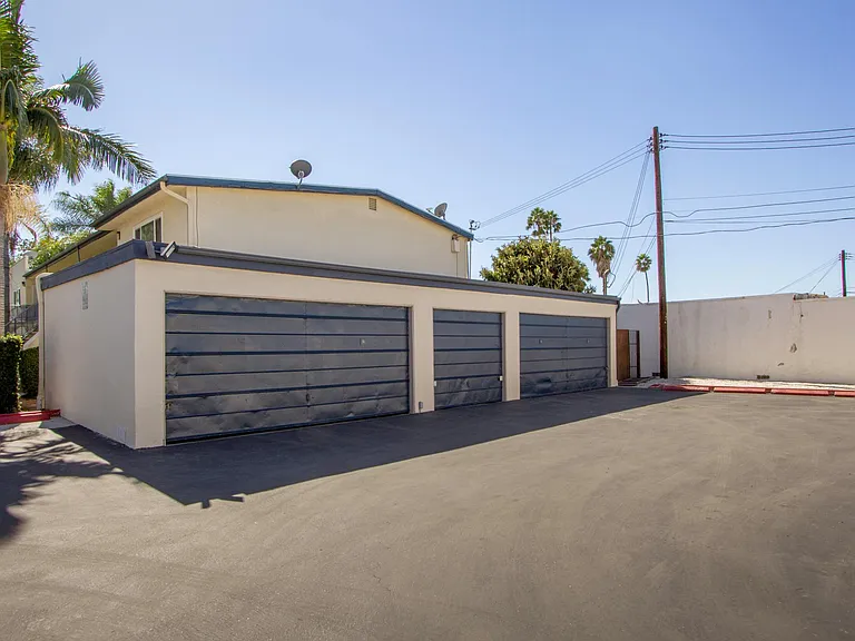 1939 E Wilson Ave #5 — Photo 3