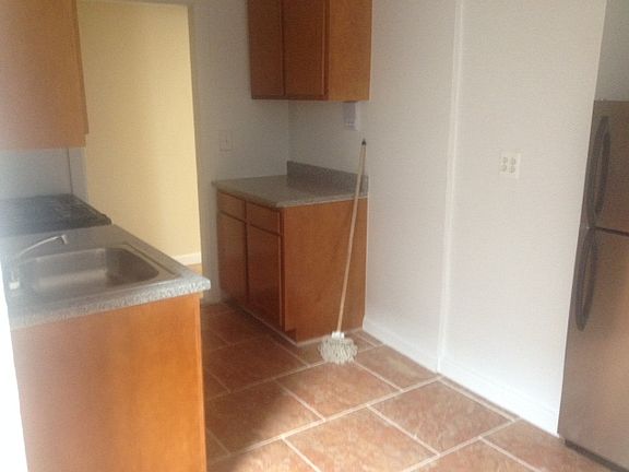 5th image of 557 W 174th St APT 41