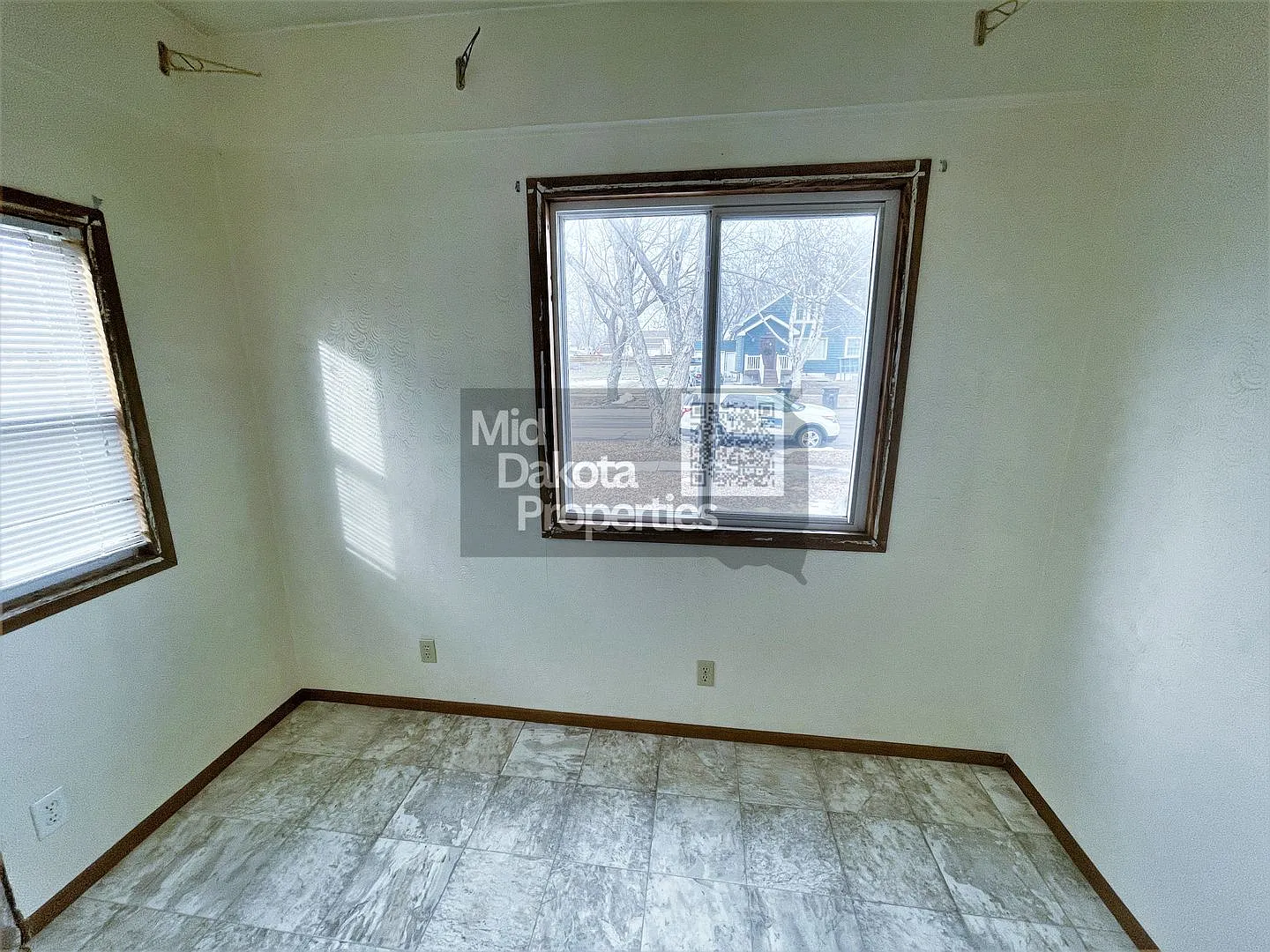 1019 W 4th- 3 bedroom house — Photo 4