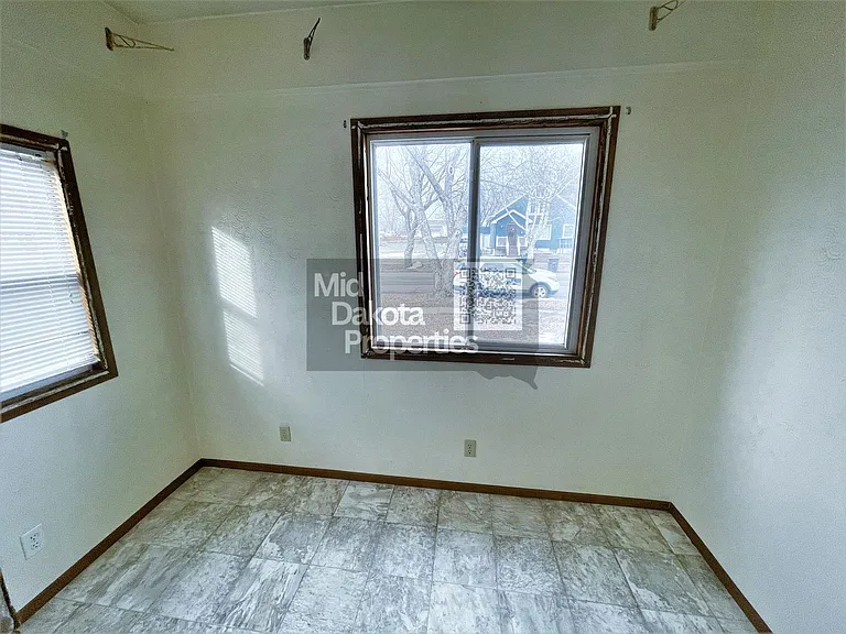 1019 W 4th Ave — Photo 4