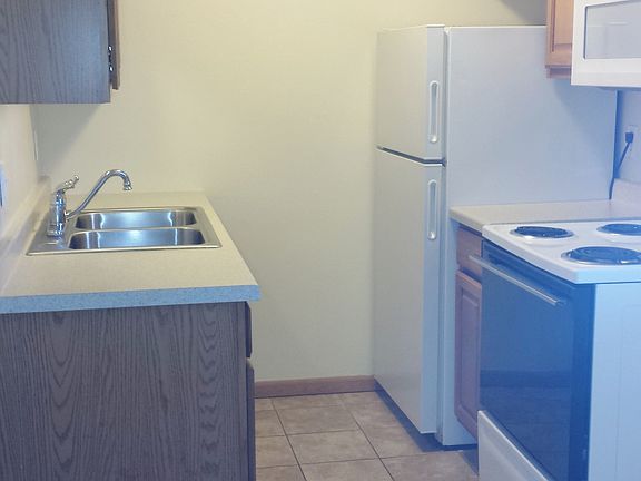 3rd image of 416 Quincy St APT 11