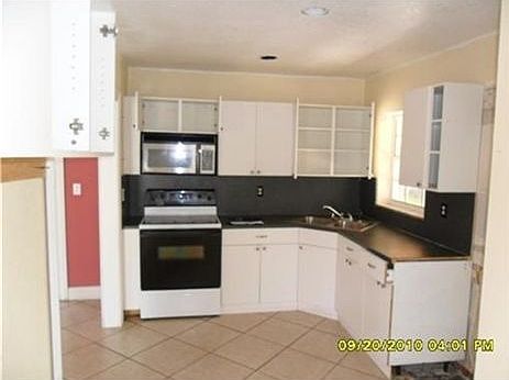 3rd image of 4230 NW 204th St